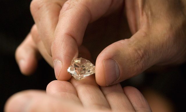 Лабораторный алмаз твёрже, чем натуральный