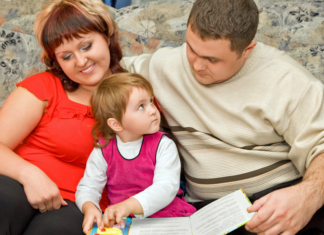 Ожирение родителей может привести к задержке развития у детей