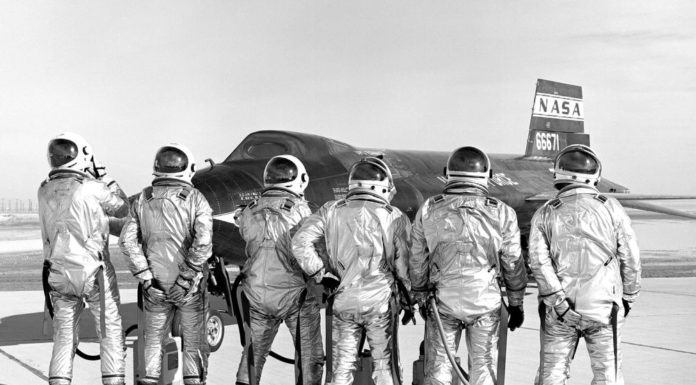 Три конструкции встроенного в скафандр туалета получили $30,000 призовых