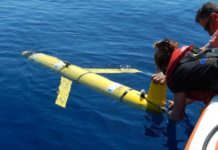 Китайский планер установил рекорд погружения под воду