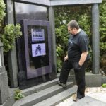 Впервые в мире — цифровая надгробная плита в Словении