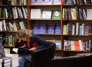 Снобизм образованных: предубеждение, которого мы не замечаем