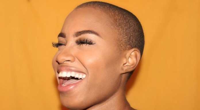 Какого цвета здоровые зубы, и стоит ли их отбеливать