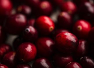 Медицинский миф: помогает клюквенный сок от цистита?