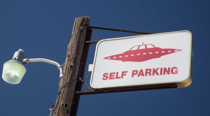 Почему люди верят в инопланетян, но боятся прививок