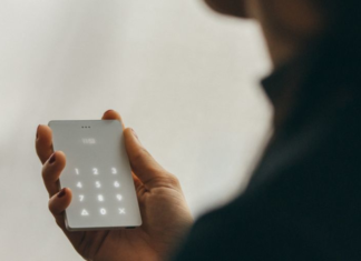 Следующее поколение телефонов — это будут не смартфоны