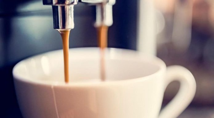 Сто лет кофе без кофеина: как ее делают