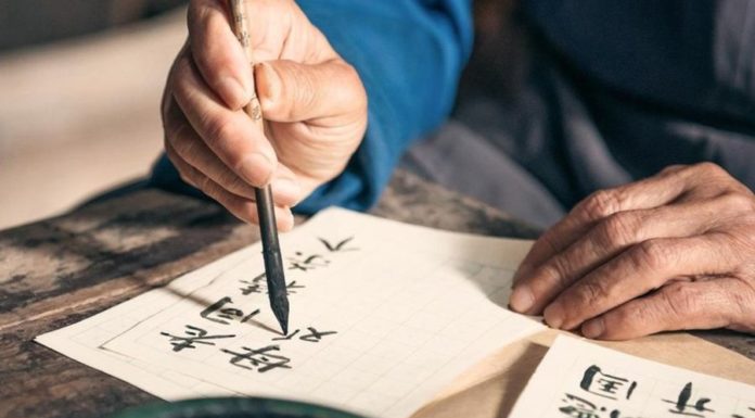 Лучше всего изучать языки в детстве? Это не совсем так.