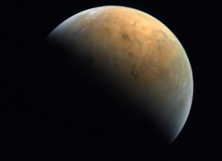 Эмиратский зонд «Надежда» направил свое первое фото Марса