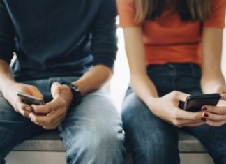 Соцсети и смартфоны не вызывают психических проблем у подростков