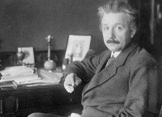 Письмо Эйнштейна формуле E = mc2 продали за более 1 млн долларов