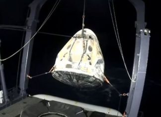 Астронавты NASA вернулись из космоса на судне SpaceX. Почему этот полет исторический