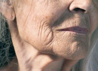 «Придется переписать учебники». Ученые говорят, что нашли новый способ замедлить старение