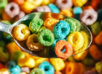 Овсянка, хлопья, мюсли. Это действительно полезный завтрак