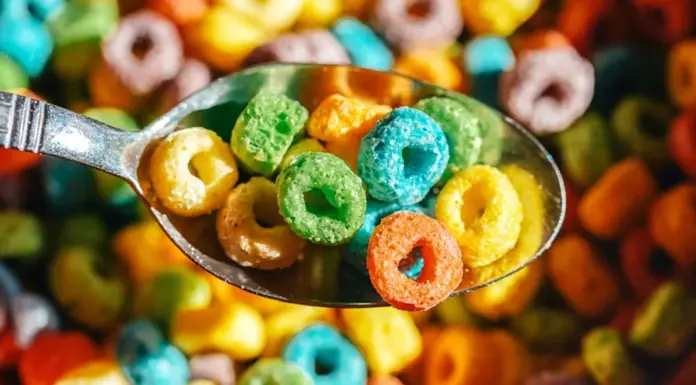 Овсянка, хлопья, мюсли. Это действительно полезный завтрак