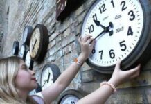 Переводить часы или нет? Почему мир до сих пор не огромен ачился