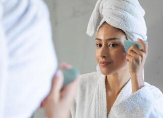 Три домашние процедуры против отеков лица: есть ли от них польза