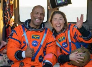 «Орион» приводился в Тихом океане. Как завершилась историческая лунная миссия «Артемида-2»