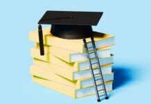 Рекорды поступления в вузы. Почему так стало больше поступающих и должна ли только мобилизация